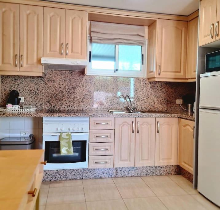 Homely Apt In Modern Building With Pool San Miguel de Abona Bagian luar foto